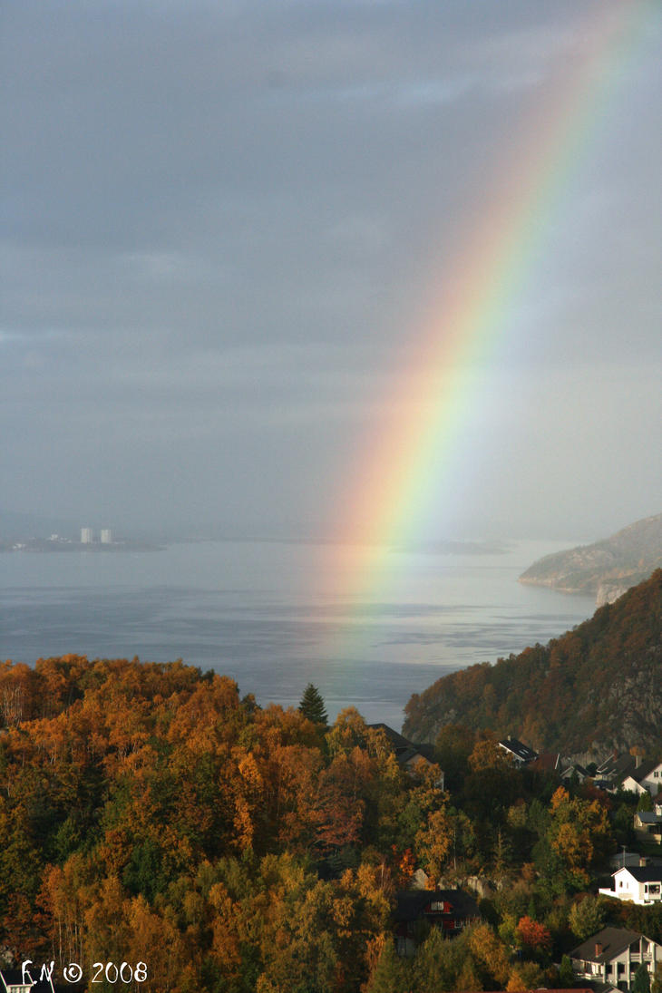Rainbow_in_the_fall_by_IceRyder.jpg